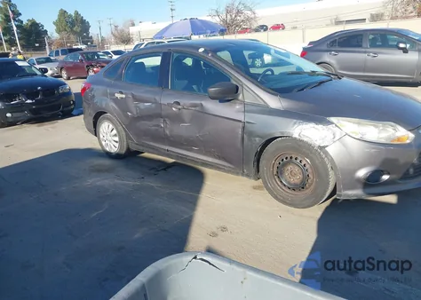 2013 Ford Focus z USA, uszkodzony, nr VIN 1FADP3E27DL176756